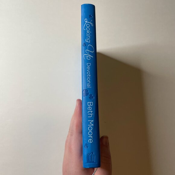 Looking Up Devotional - Picture 2 of 3